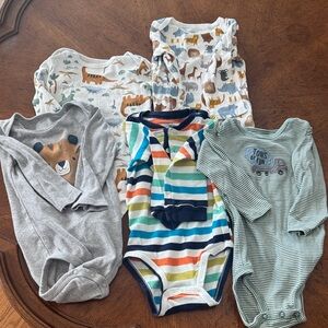 Carter’s 18 mos Onsies- lot of 5